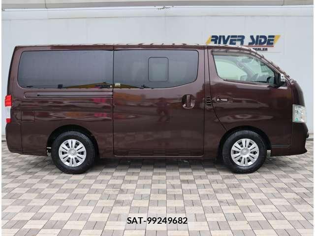 Nissan NV350 Caravan 2017-08 8881370-3
