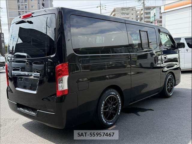 Nissan NV350 Caravan 2017-08 8881369-14