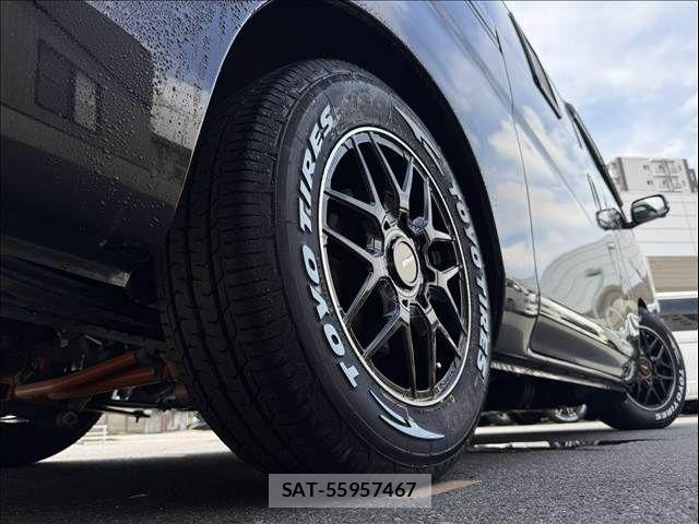 Nissan NV350 Caravan 2017-08 8881369-21