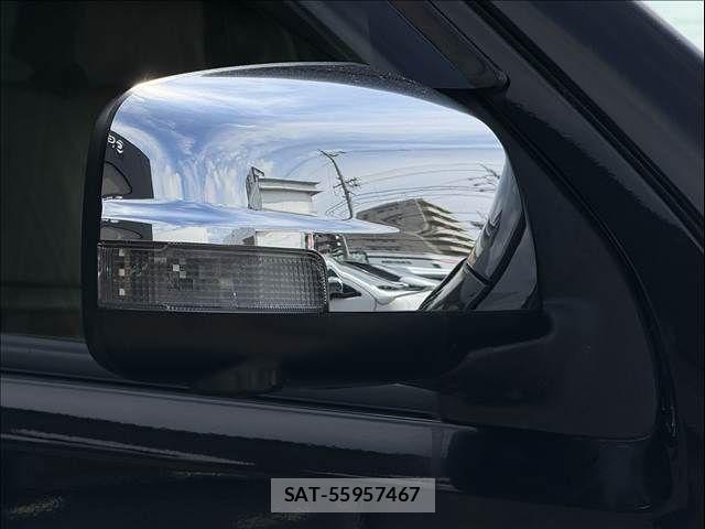 Nissan NV350 Caravan 2017-08 8881369-28