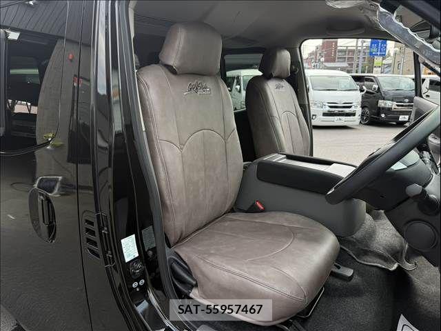 Nissan NV350 Caravan 2017-08 8881369-8