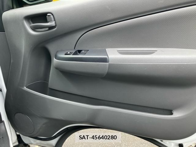 Nissan NV350 Caravan 2021-11 8881374-12