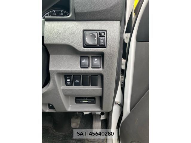 Nissan NV350 Caravan 2021-11 8881374-13