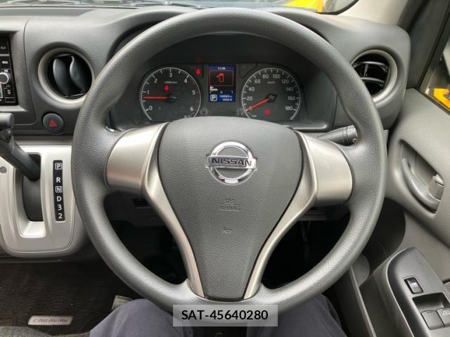Nissan NV350 Caravan 2021-11 8881374-15