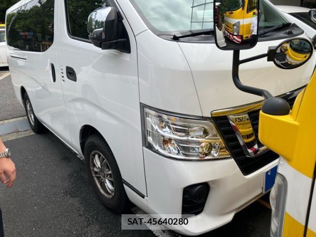 Nissan NV350 Caravan 2021-11 8881374-1