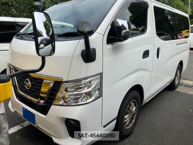Nissan NV350 Caravan 2021-11 8881374-2