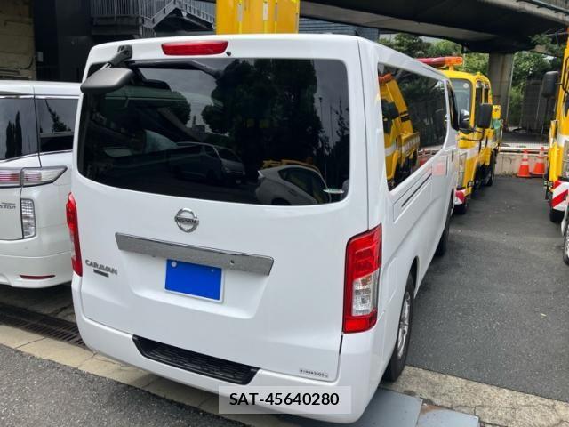 Nissan NV350 Caravan 2021-11 8881374-3