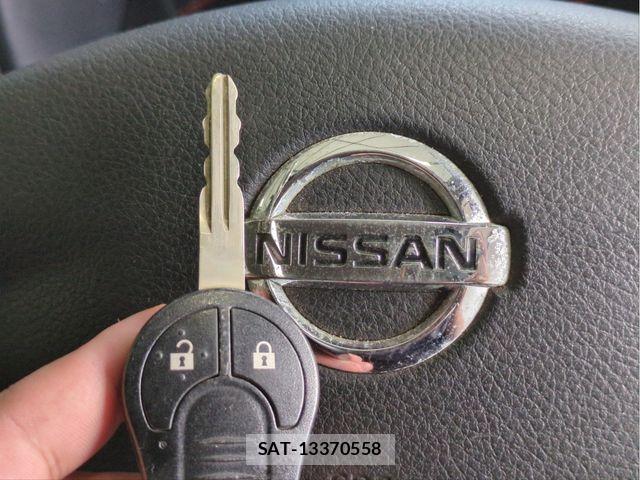Nissan NV350 Caravan 2021-02 8881375-12