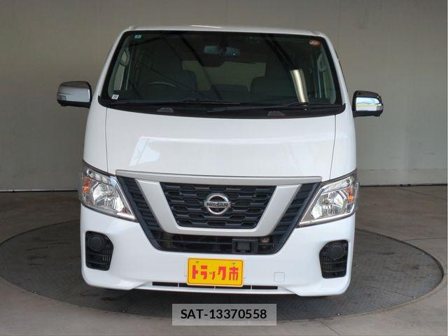 Nissan NV350 Caravan 2021-02 8881375-15