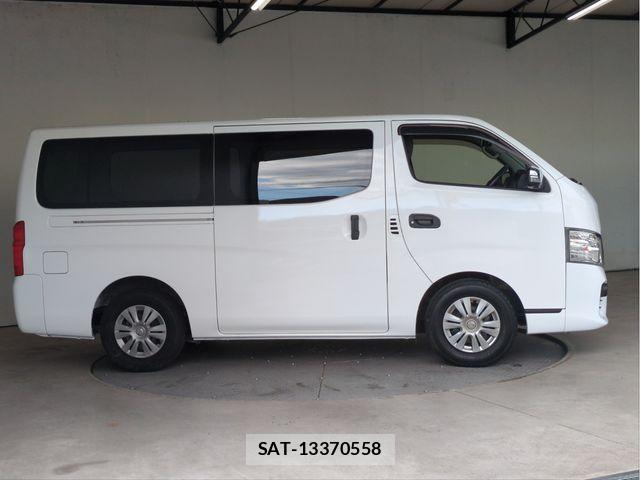 Nissan NV350 Caravan 2021-02 8881375-17