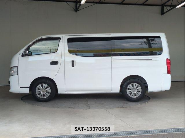 Nissan NV350 Caravan 2021-02 8881375-20