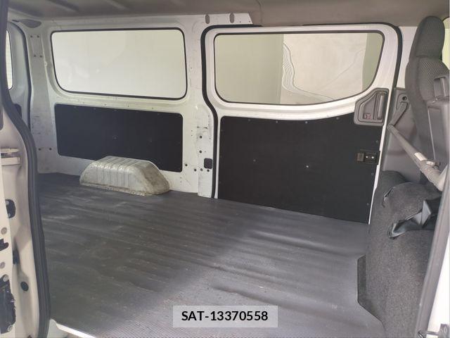 Nissan NV350 Caravan 2021-02 8881375-27