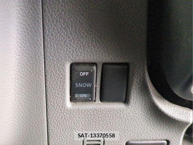 Nissan NV350 Caravan 2021-02 8881375-28