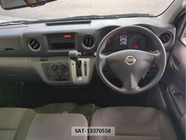 Nissan NV350 Caravan 2021-02 8881375-7
