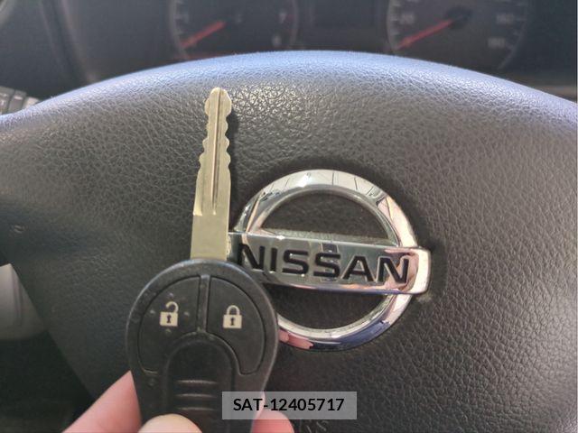 Nissan NV350 Caravan 2014-07 8881376-11