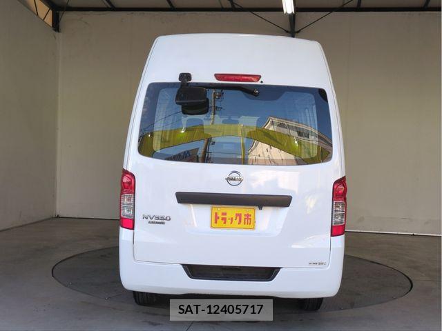 Nissan NV350 Caravan 2014-07 8881376-18