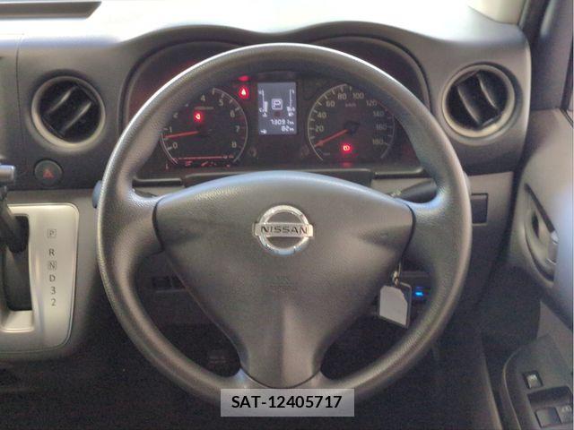 Nissan NV350 Caravan 2014-07 8881376-8