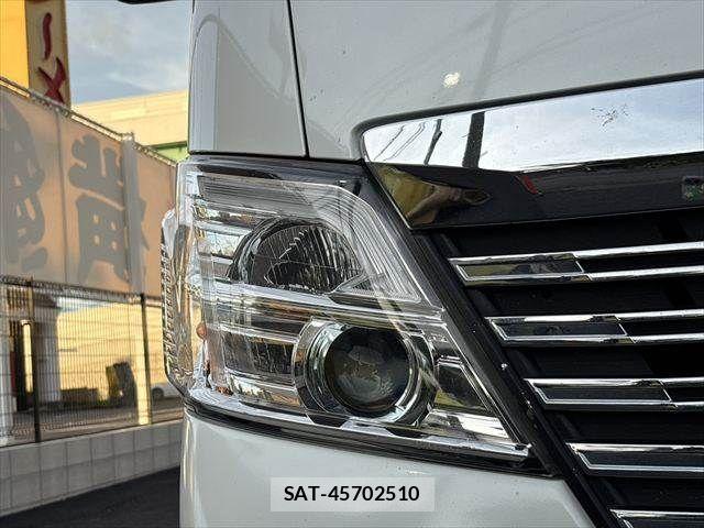 Nissan NV350 Caravan 2019-07 8884116-22