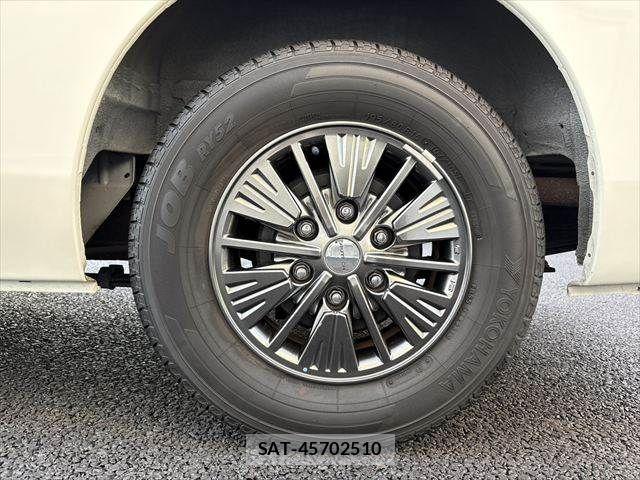 Nissan NV350 Caravan 2019-07 8884116-26