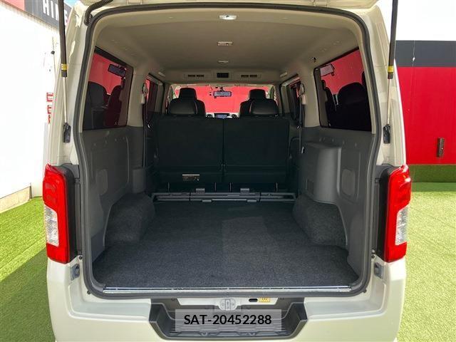 Nissan NV350 Caravan 2021-02 8884115-15
