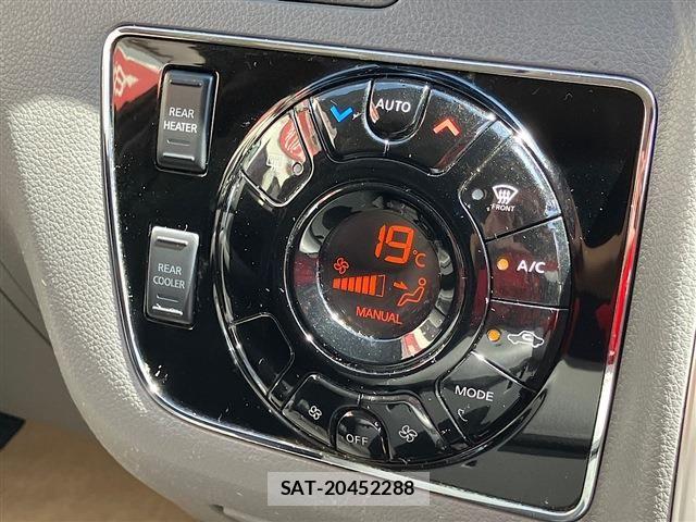 Nissan NV350 Caravan 2021-02 8884115-19