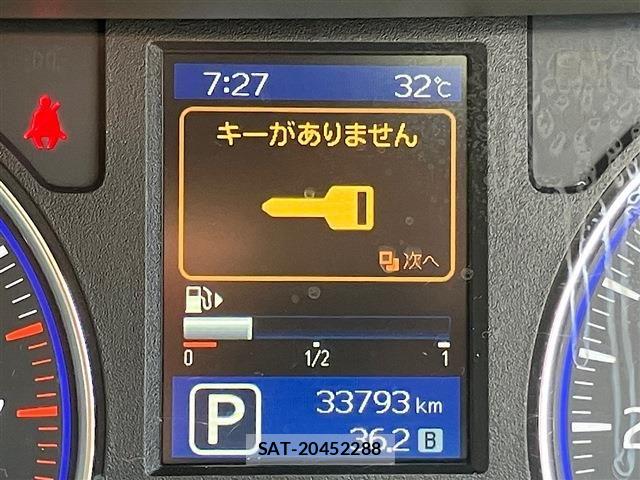 Nissan NV350 Caravan 2021-02 8884115-22