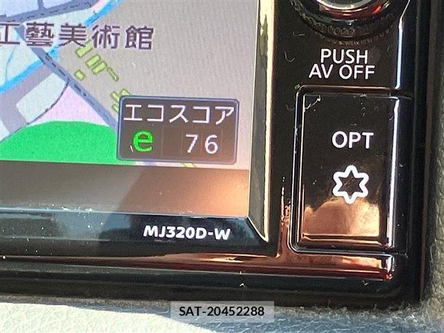Nissan NV350 Caravan 2021-02 8884115-24