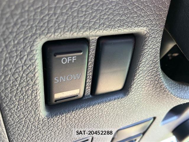 Nissan NV350 Caravan 2021-02 8884115-27