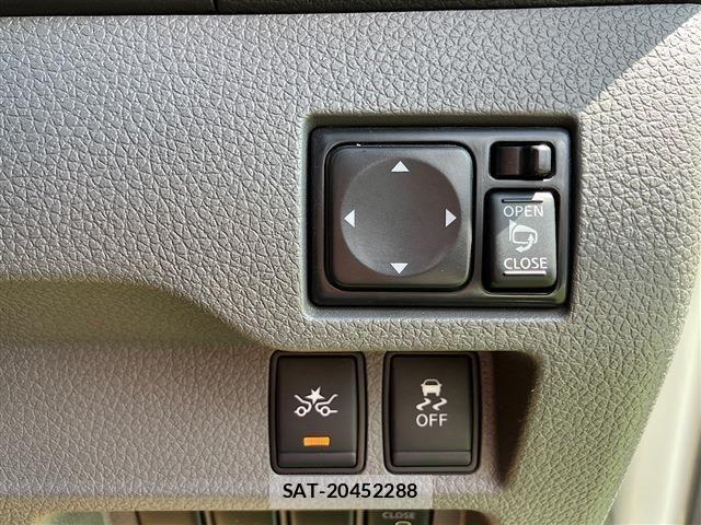 Nissan NV350 Caravan 2021-02 8884115-28