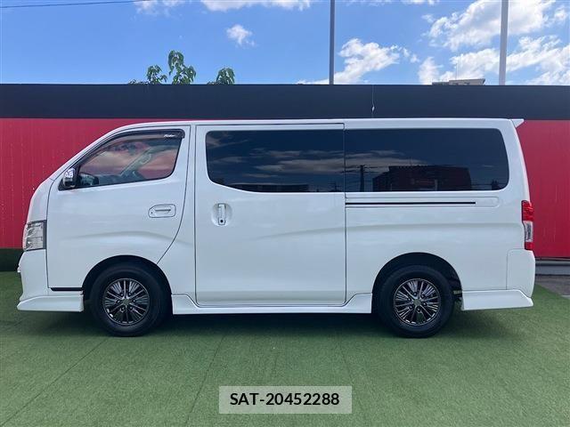 Nissan NV350 Caravan 2021-02 8884115-4