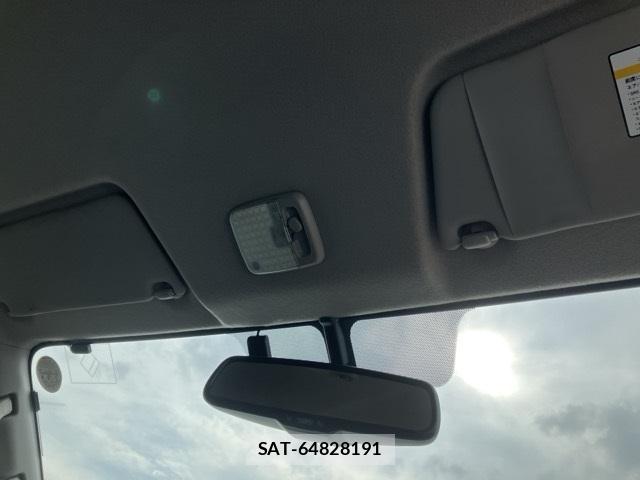 Nissan NV350 Caravan 2021-08 8937678-12