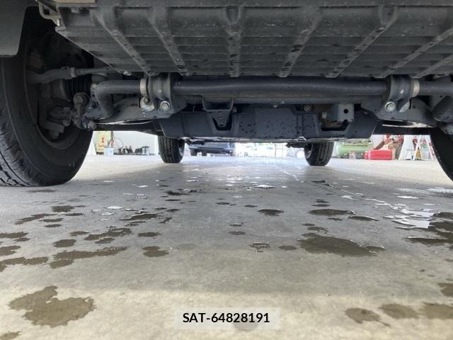 Nissan NV350 Caravan 2021-08 8937678-14