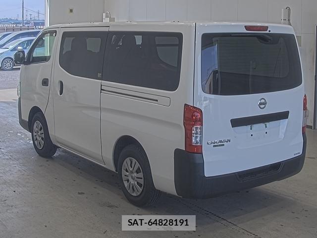 Nissan NV350 Caravan 2021-08 8937678-2