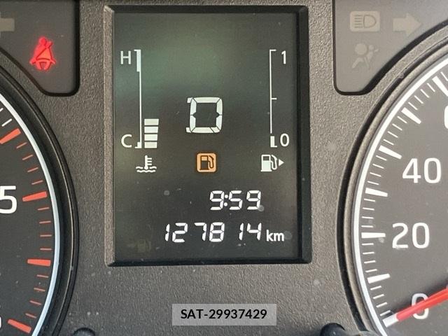 Nissan NV350 Caravan 2021-07 8937677-9