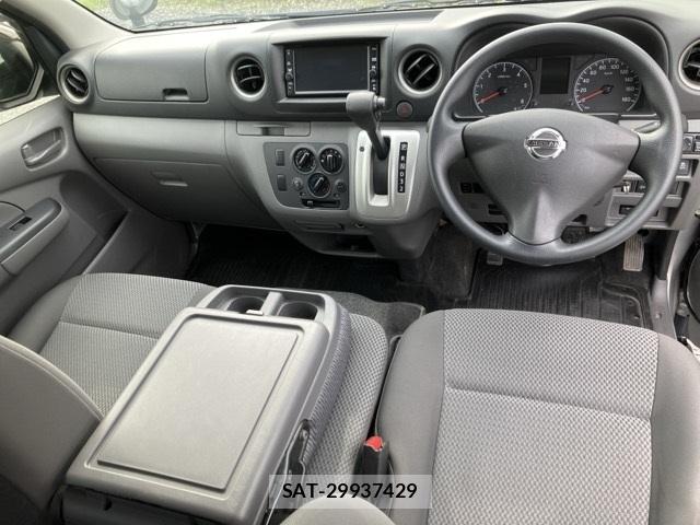 Nissan NV350 Caravan 2021-07 8937677-10