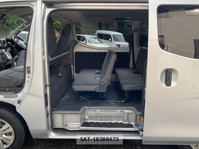 Nissan NV350 Caravan 2017-06 1056231-11