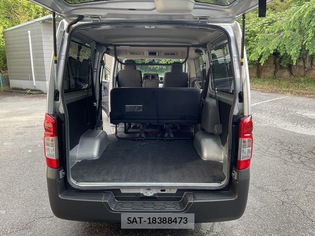 Nissan NV350 Caravan 2017-06 1056231-15