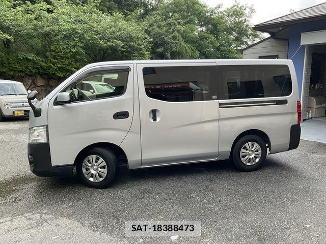 Nissan NV350 Caravan 2017-06 1056231-27