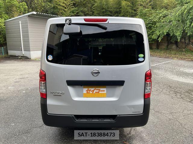 Nissan NV350 Caravan 2017-06 1056231-28