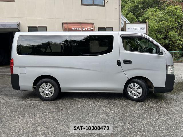Nissan NV350 Caravan 2017-06 1056231-29