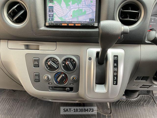 Nissan NV350 Caravan 2017-06 1056231-3