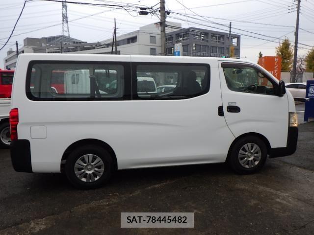 Nissan NV350 Caravan 2017-07 1496187-3