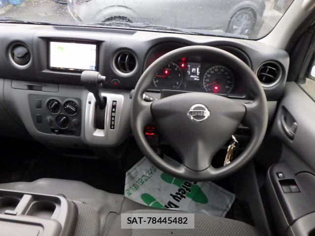 Nissan NV350 Caravan 2017-07 1496187-8