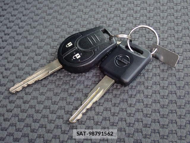 Nissan NV350 Caravan 2020-04 7215732-15