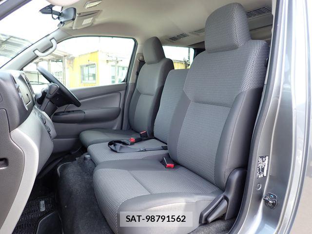 Nissan NV350 Caravan 2020-04 7215732-20