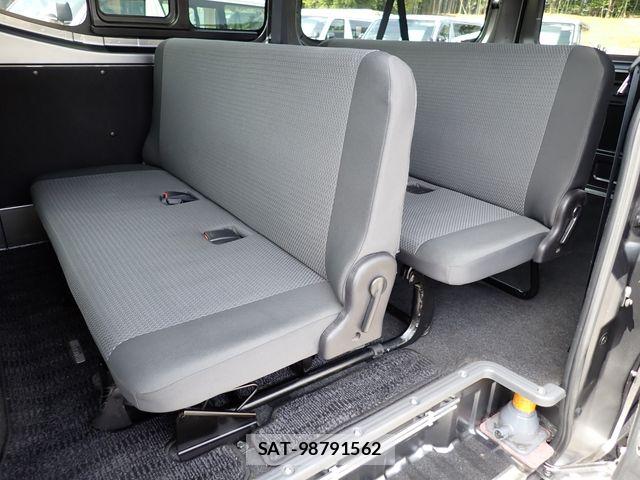Nissan NV350 Caravan 2020-04 7215732-21