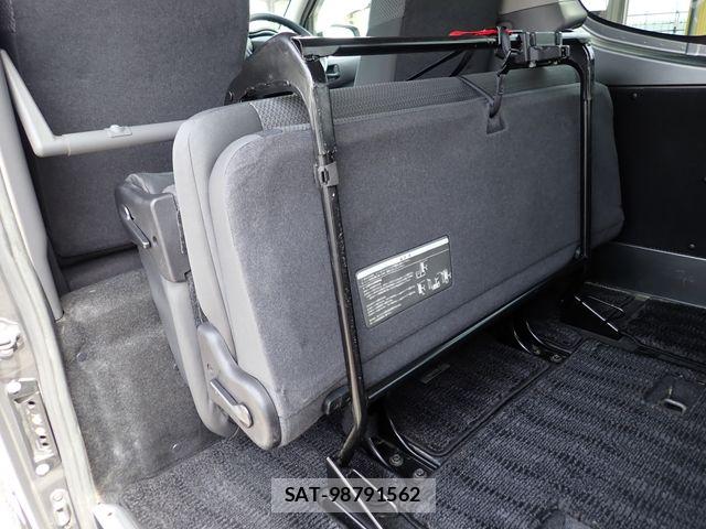 Nissan NV350 Caravan 2020-04 7215732-22