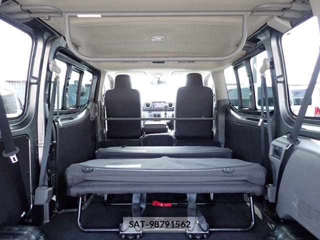 Nissan NV350 Caravan 2020-04 7215732-23