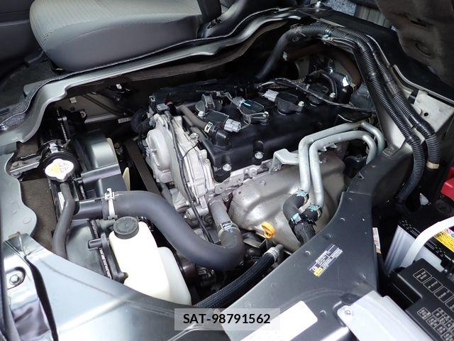 Nissan NV350 Caravan 2020-04 7215732-28