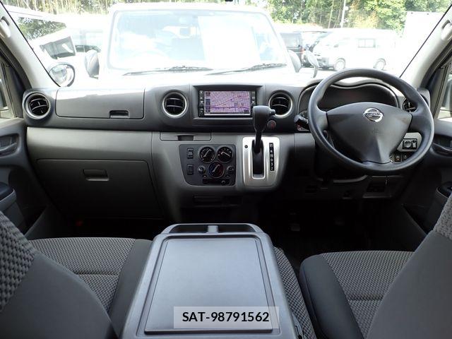 Nissan NV350 Caravan 2020-04 7215732-8